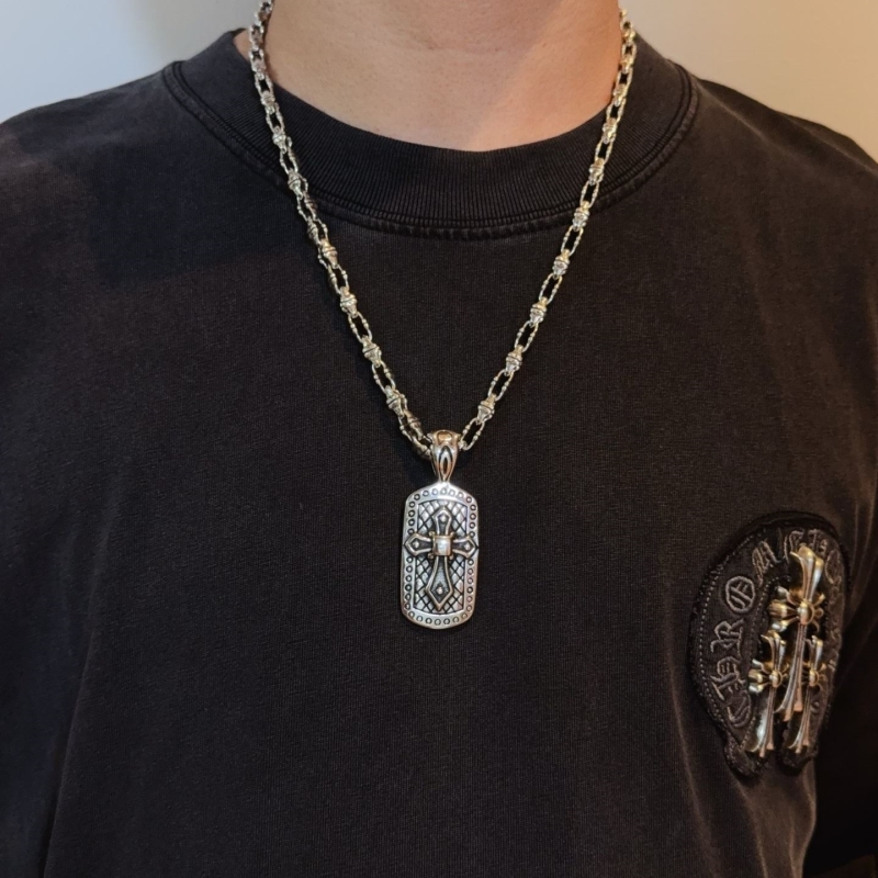 Ch*0me He**ts necklaces